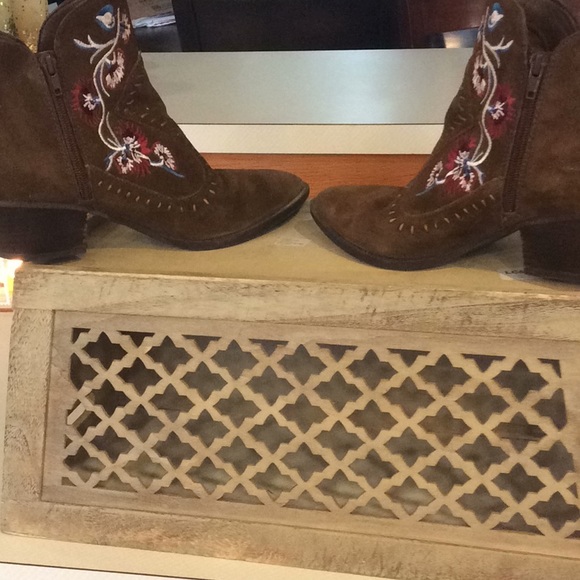 CARLOS BOOTS! - Picture 8 of 10